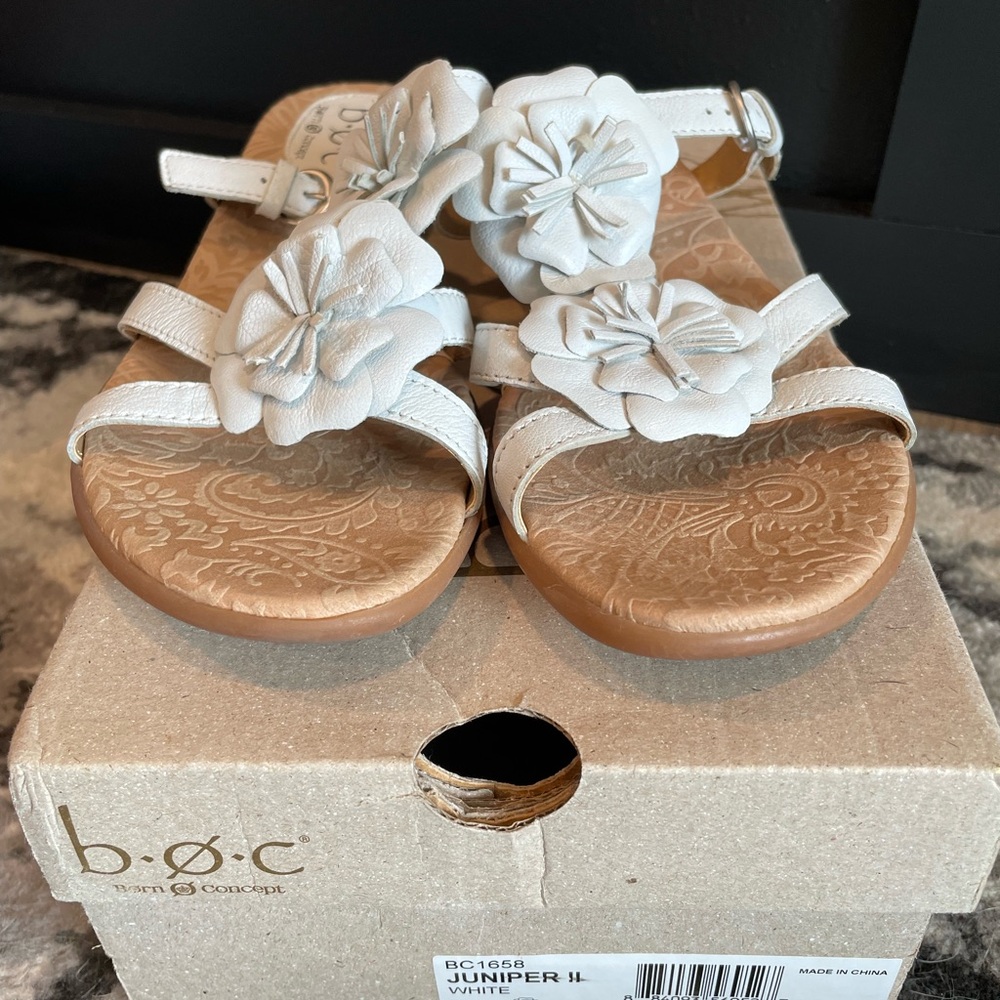 b.o.c. White Floral Sandals